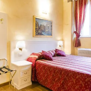 Domus Trevi לינה וארוחת בוקר רומא